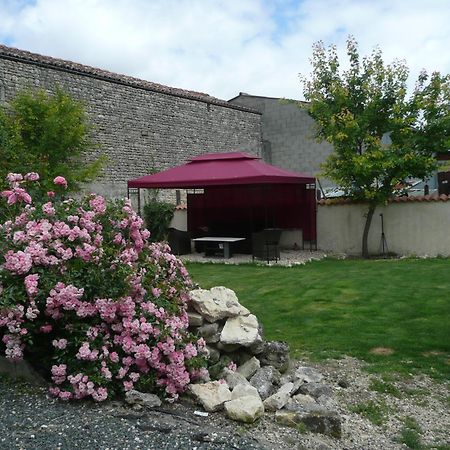 Maison Blanc Bed and Breakfast Gibourne Εξωτερικό φωτογραφία