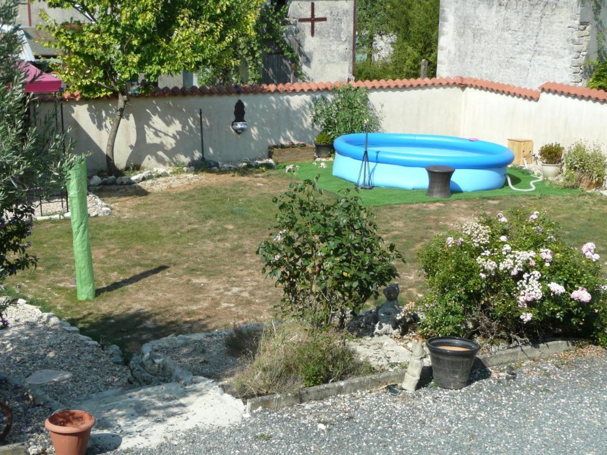 Maison Blanc Bed and Breakfast Gibourne Εξωτερικό φωτογραφία